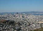 010  Zicht vanaf Twin Peaks, het hoogste punt in de stad.